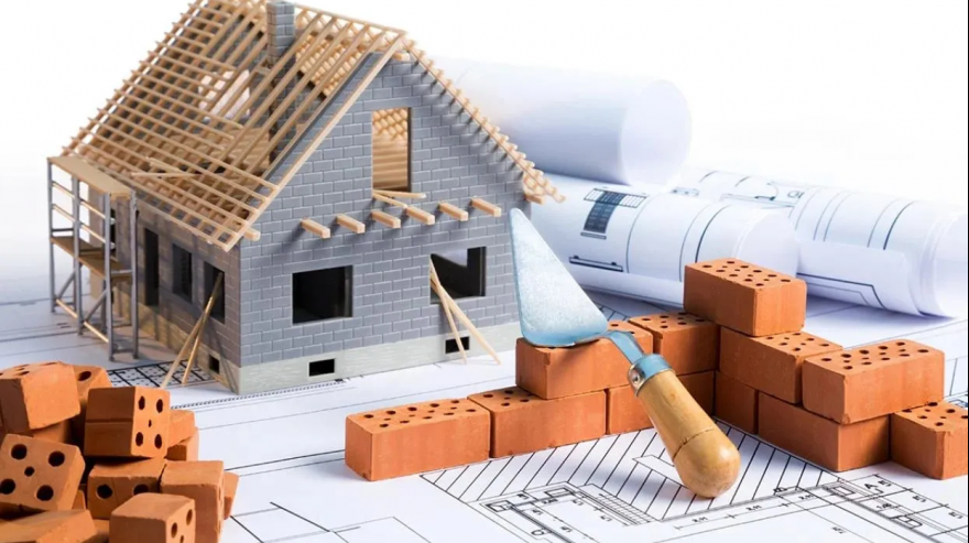 Real Estate: balance 2025