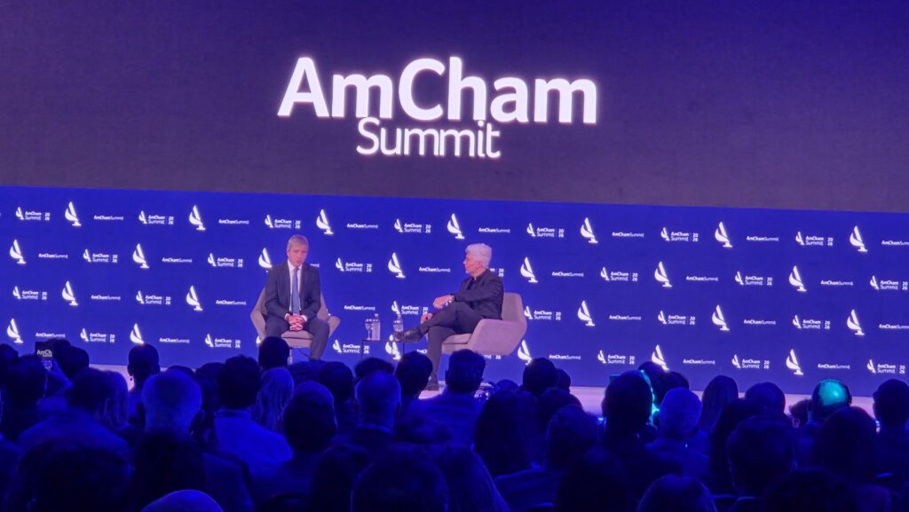 AmCham Summit 2026: Luis Caputo proyectó baja de inflación y defendió el ajuste