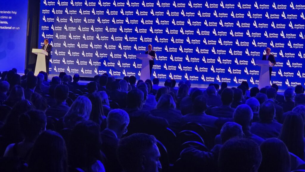 AmCham Summit 2026: gobernadores pidieron competitividad para transformar estabilidad en desarrollo