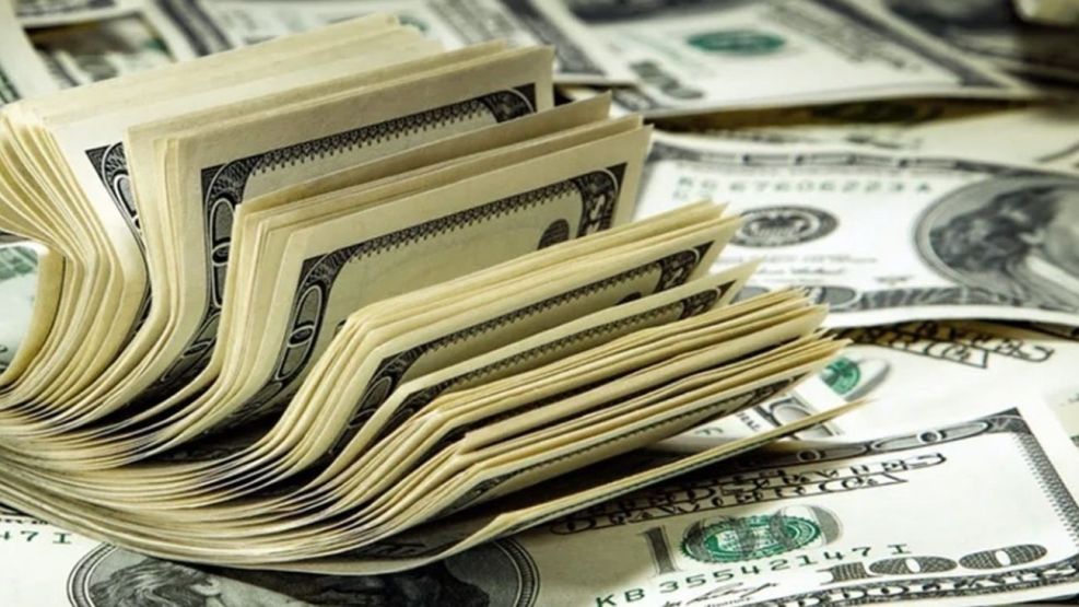El ingreso de dólares no logra sostener la economía